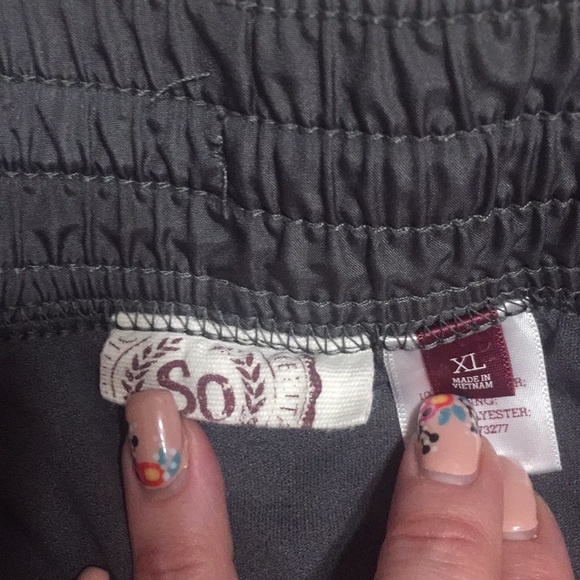 So Athletic shorts size XL. Great condition! - Picture 2 of 3